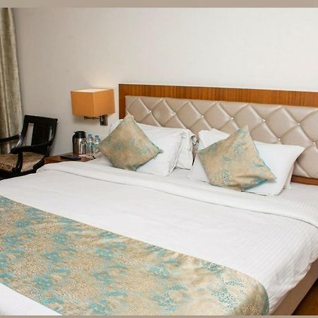 Hotel Meadows バラナシ エクステリア 写真