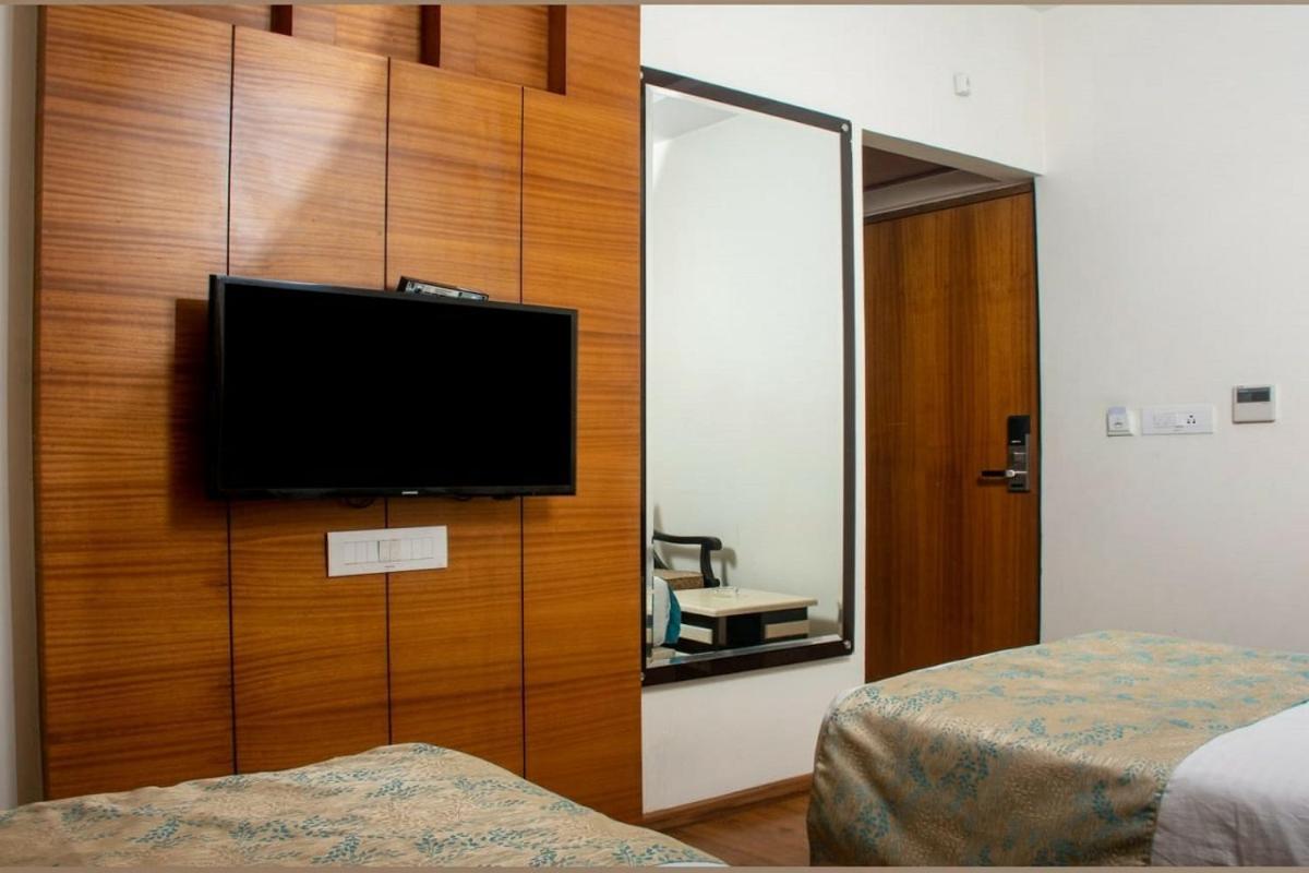 Hotel Meadows バラナシ エクステリア 写真