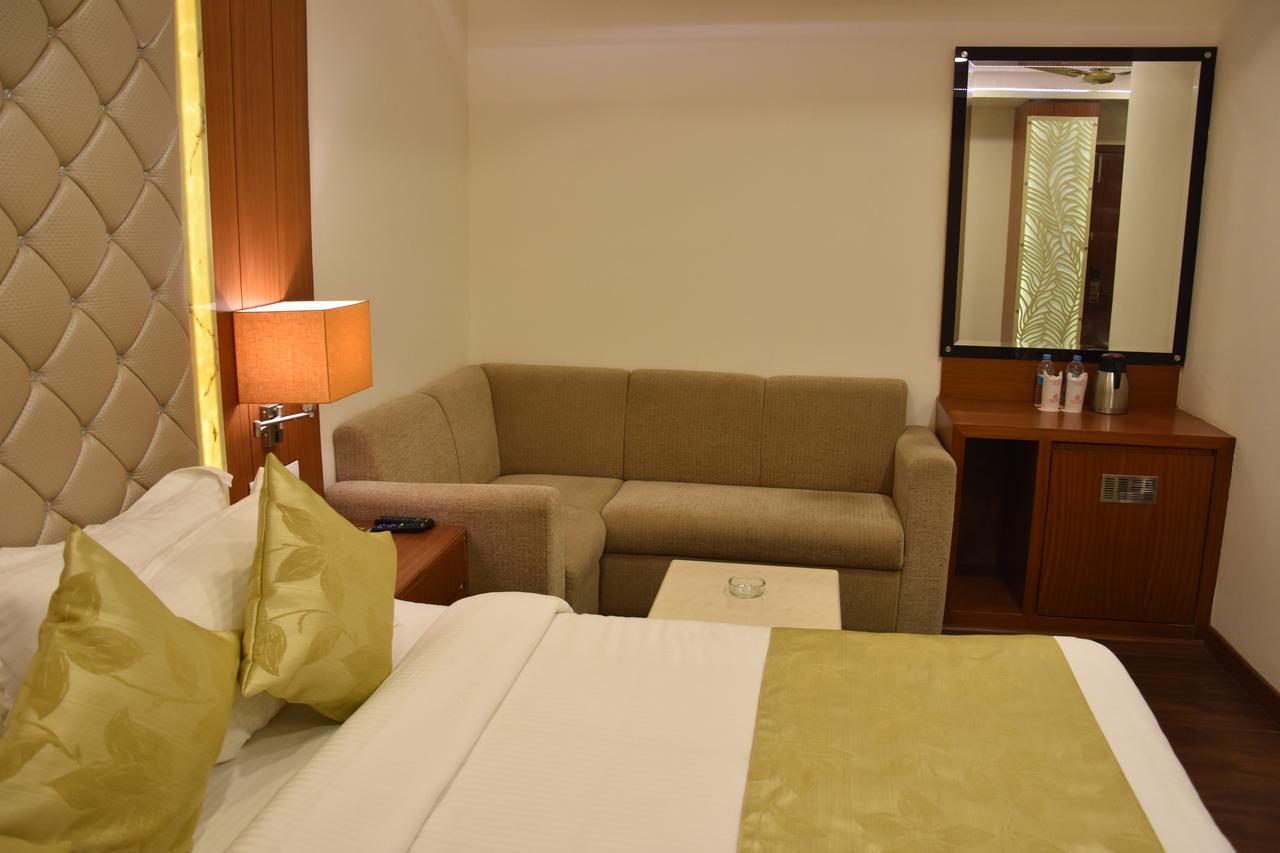 Hotel Meadows バラナシ エクステリア 写真